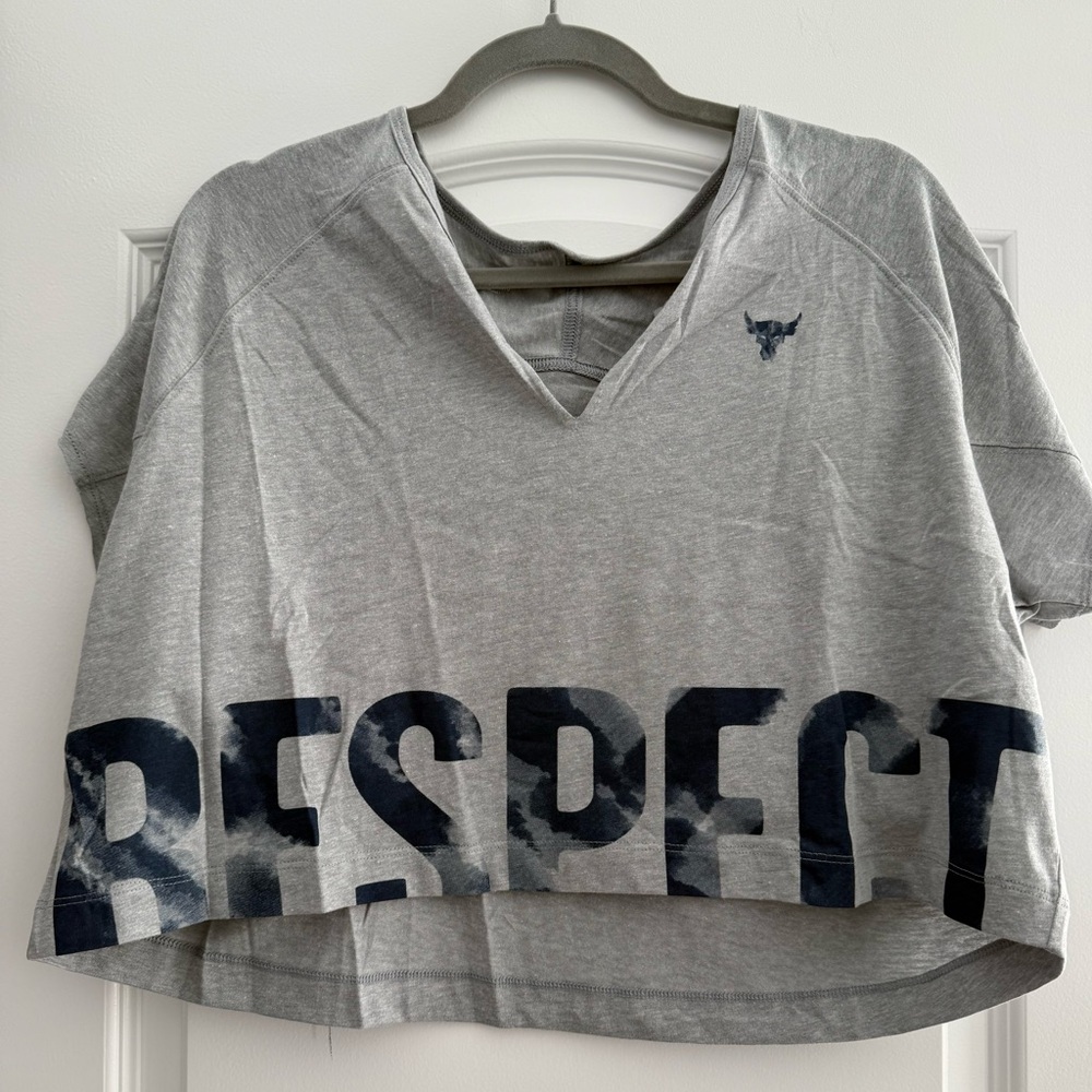 Under Armour Light Heather Gray Crop V-Neck Tee with Navy Accent
